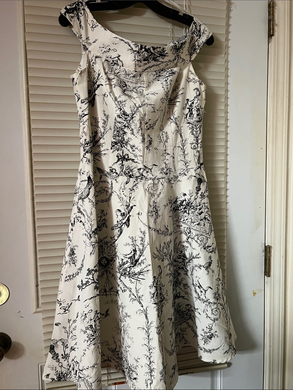 Women’s White & Black Floral Fit-and-Flare Dress